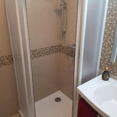Newly Built 4 With Balcony Near Center Брно