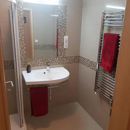 Newly Built 4 With Balcony Near Center דירה